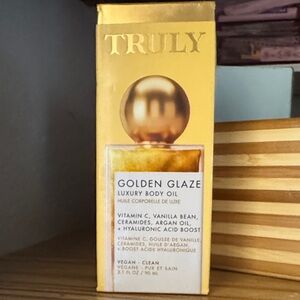 TRULY Golden Glaze Body Oil